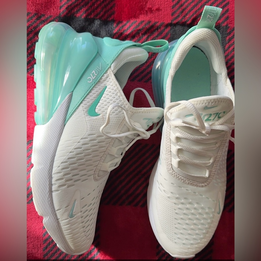 Nike 270